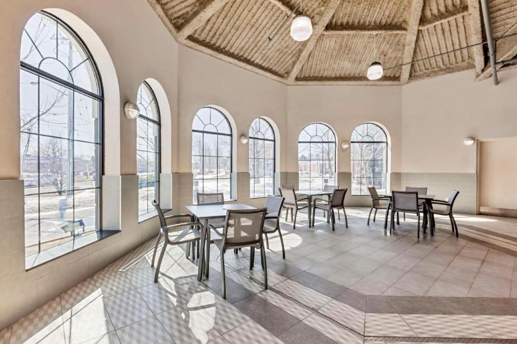 Best Western Plus Executive Inn Торонто Екстер'єр фото