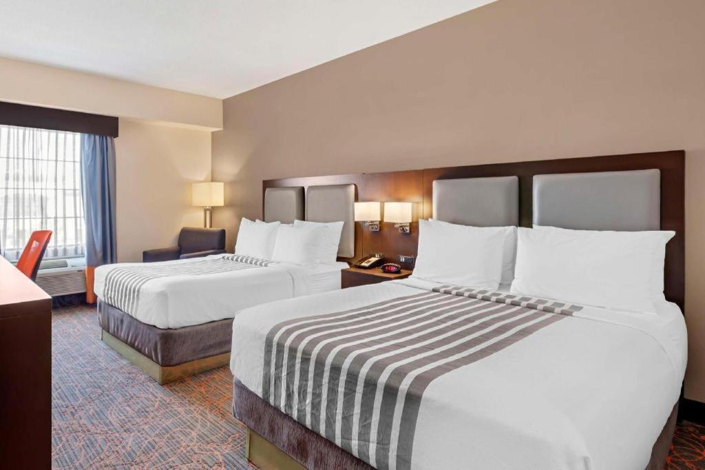 Best Western Plus Executive Inn Торонто Екстер'єр фото