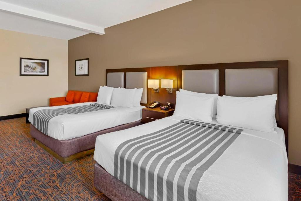 Best Western Plus Executive Inn Торонто Екстер'єр фото