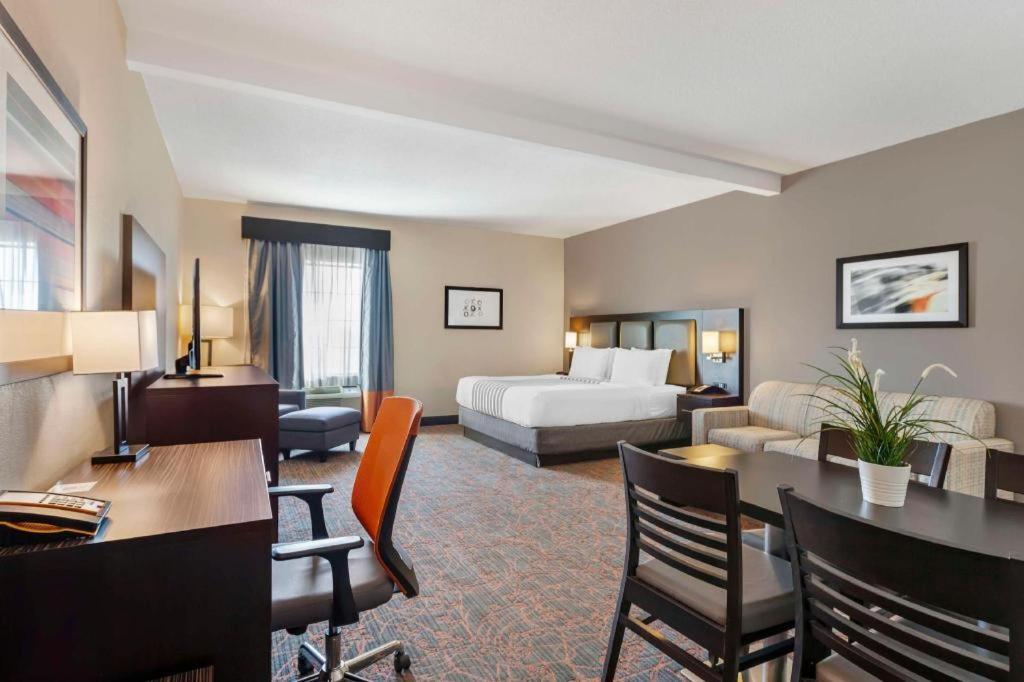 Best Western Plus Executive Inn Торонто Екстер'єр фото