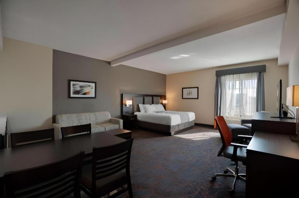 Best Western Plus Executive Inn Торонто Екстер'єр фото